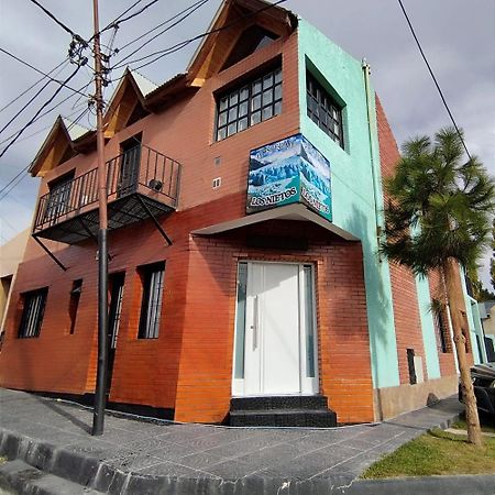 Hospedaje Los Nietos Albergue El Calafate Exterior foto