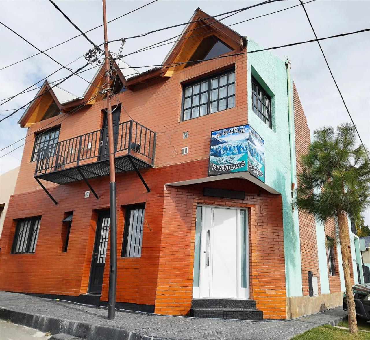 Hospedaje Los Nietos Albergue El Calafate Exterior foto